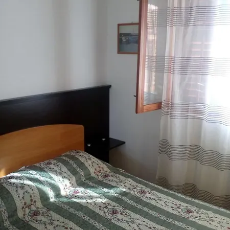 Neve Apartment Veli Rat