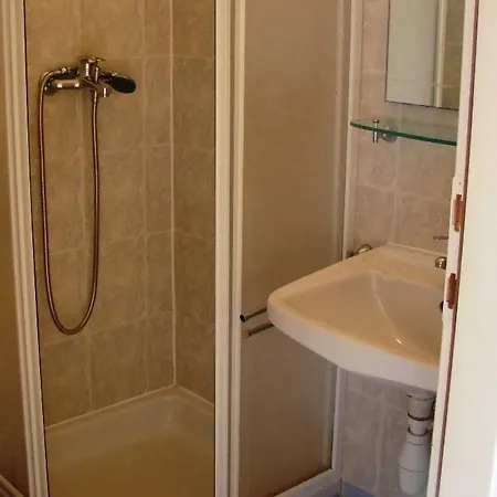 Neve Apartment *